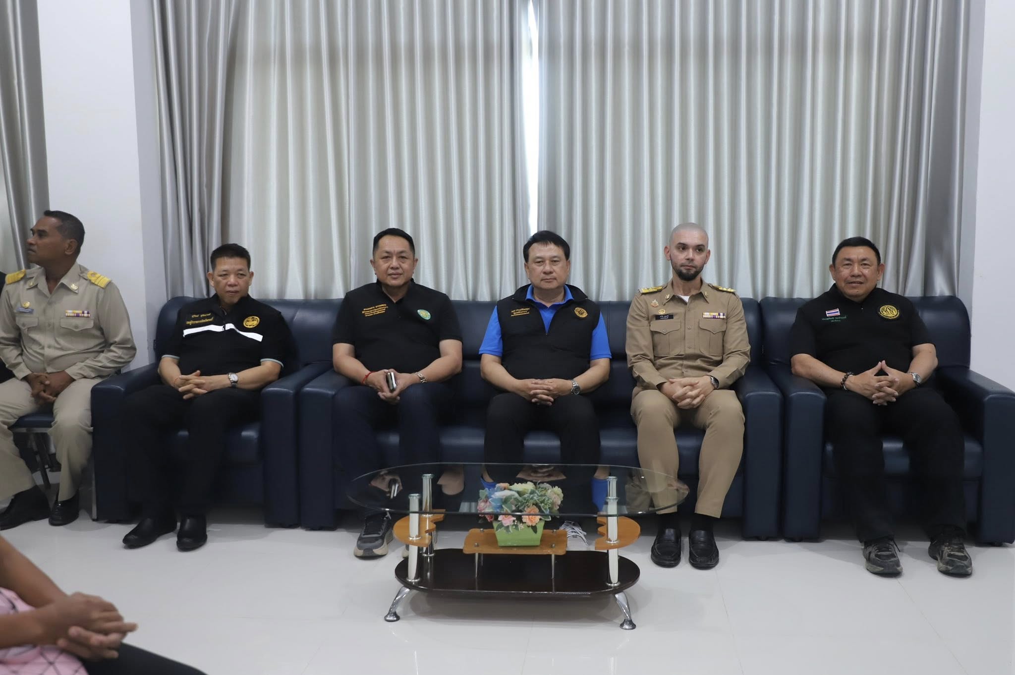 title - รมช.เกษตรฯ มอบโฉนดเพื่อการเกษตร โฉนดต้นไม้ ยกระดับที่ดินทำกินในกระบี่ หนุนเกษตรกรเข้าถึงแหล่งทุน